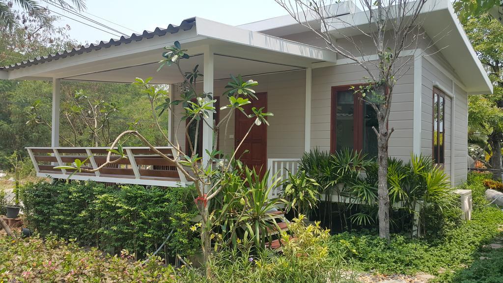 Oyo 75402 Villa Rayonghouse Ban Nong Sai Yong Exterior foto